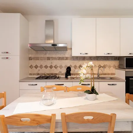 Zaira Free Wi-fi 5 Minuti Dal Liscia Holiday home